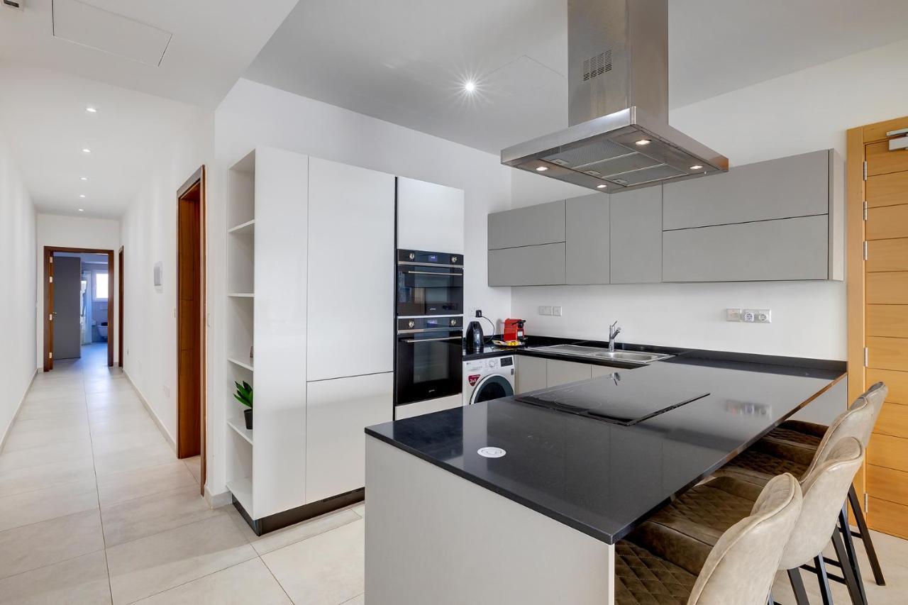 Deluxe Apartment With Valletta And Harbour Views Sliema Exterior photo
